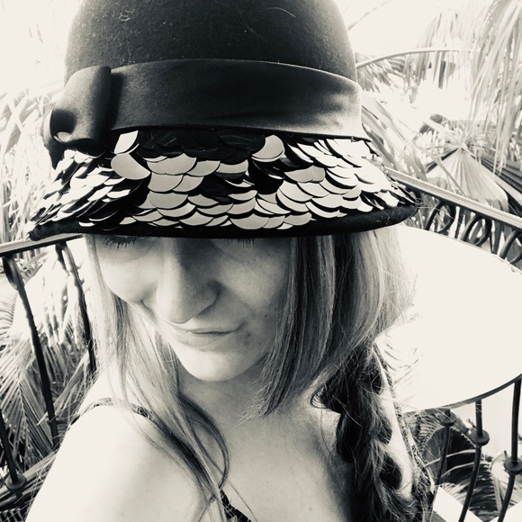 The Beautiful Black Pieces - Picture 6 of 13